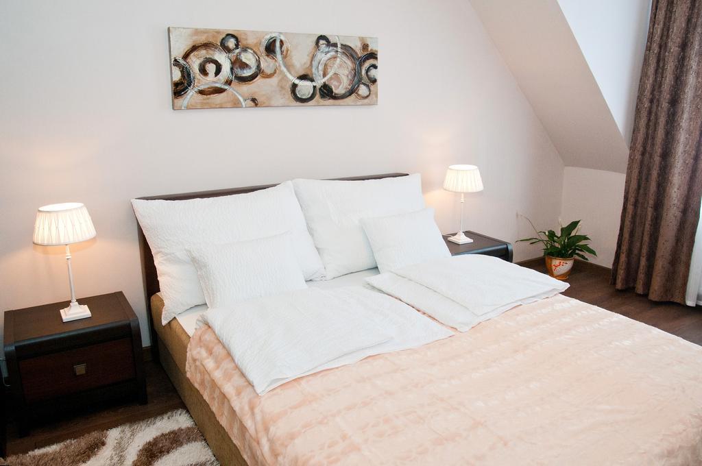 Ametiszt Apartman Heviz Luaran gambar