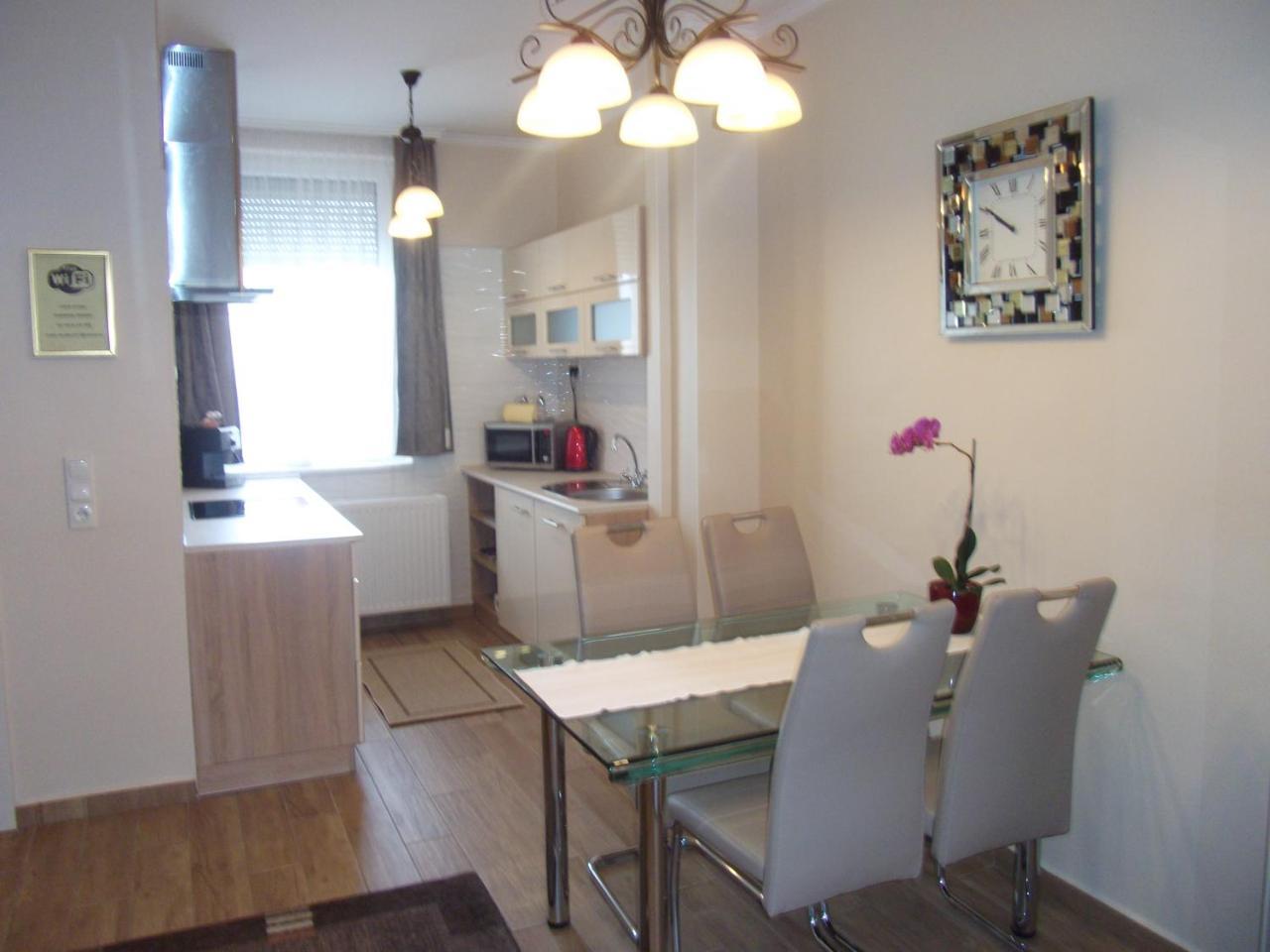 Ametiszt Apartman Heviz Luaran gambar